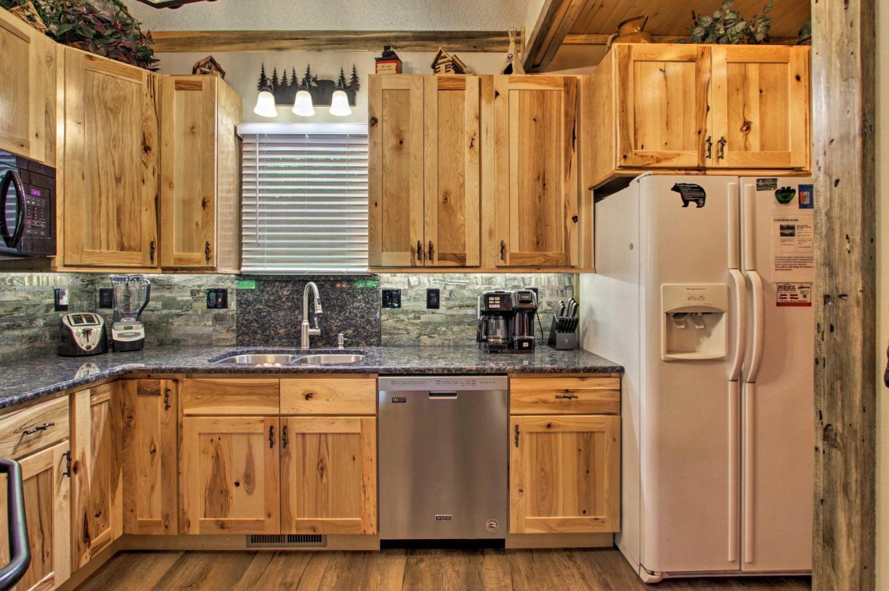 Eclectic Cabin With Hot Tub 1 Mi To Ober Gatlinburg Buitenkant foto