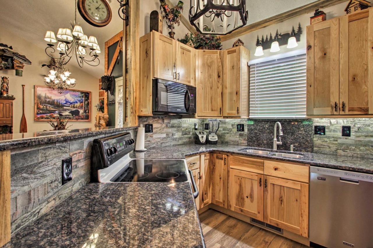 Eclectic Cabin With Hot Tub 1 Mi To Ober Gatlinburg Buitenkant foto